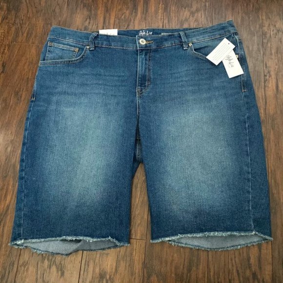 NWT Style & Co. Plus Mid Rise Denim Shorts - Picture 1 of 3